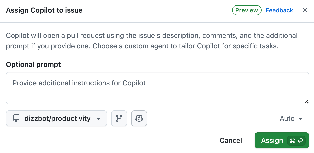 Assign Copilot to issue という見出しと Preview の札、Optional prompt の入力欄、リポジトリを選ぶ欄、ブランチとエージェントのボタン、右に Auto、いちばん下に Cancel と Assign のボタンがある